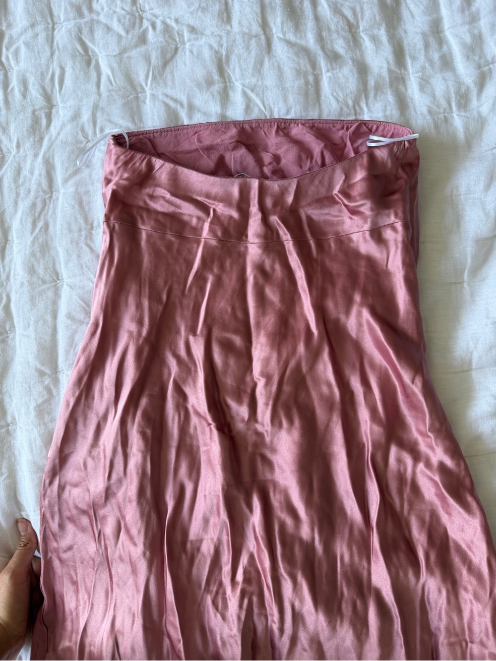 Reformation Strapless Satin dress in Rosewood - Picture 3 of 4